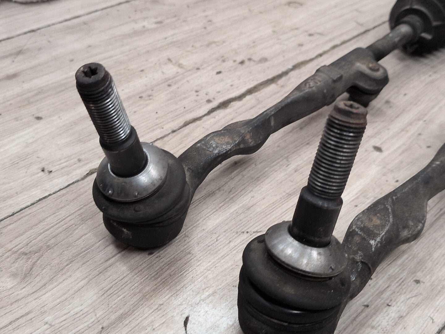 2016-2022 BMW 750i G12 Left Right Tie Rod W/ Boot SET 6868689
