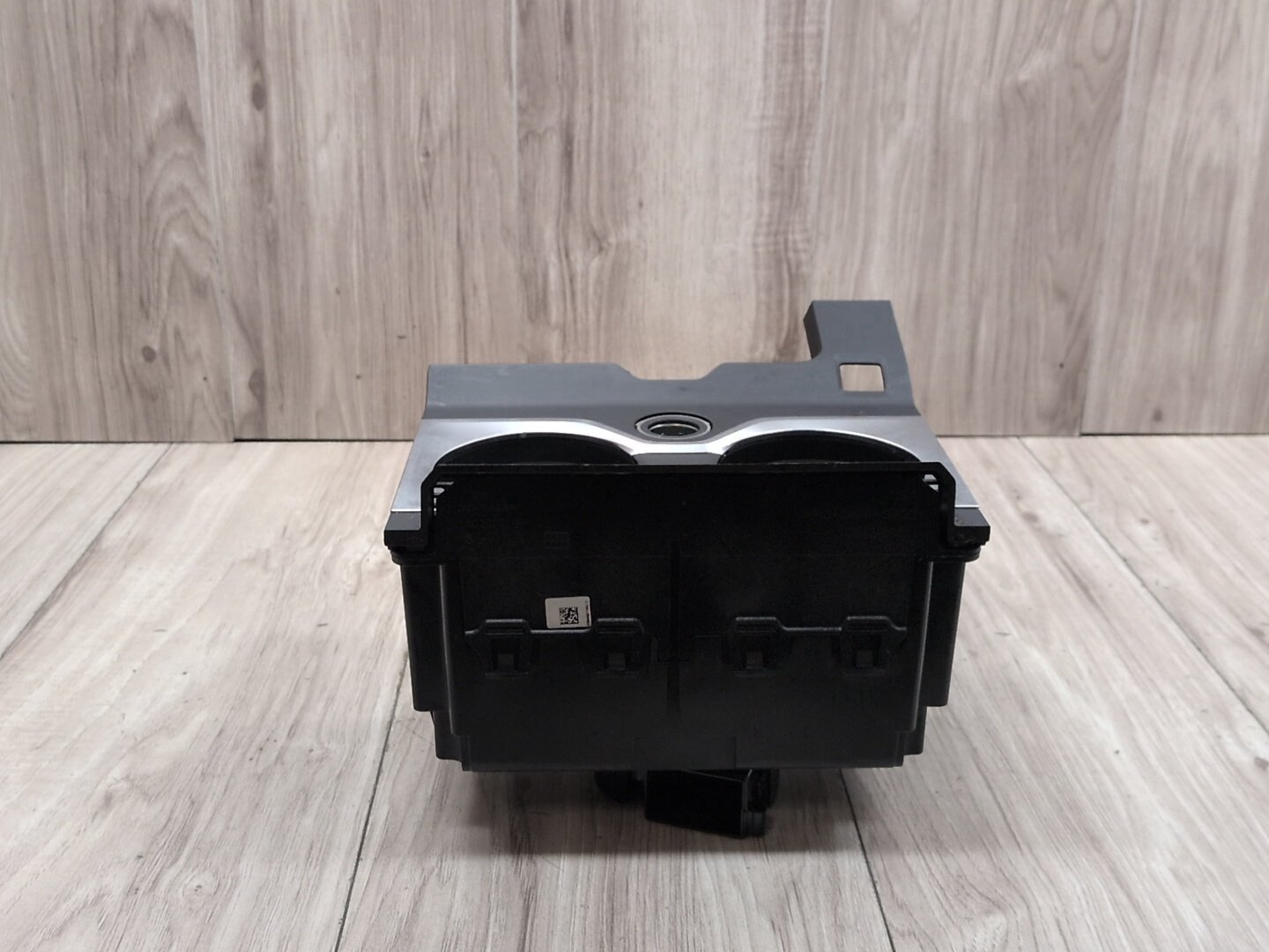 OEM BMW F95 F96 G05 G06 G07 G09 X5 X7 Thermoelectric Center Console Cup Holder