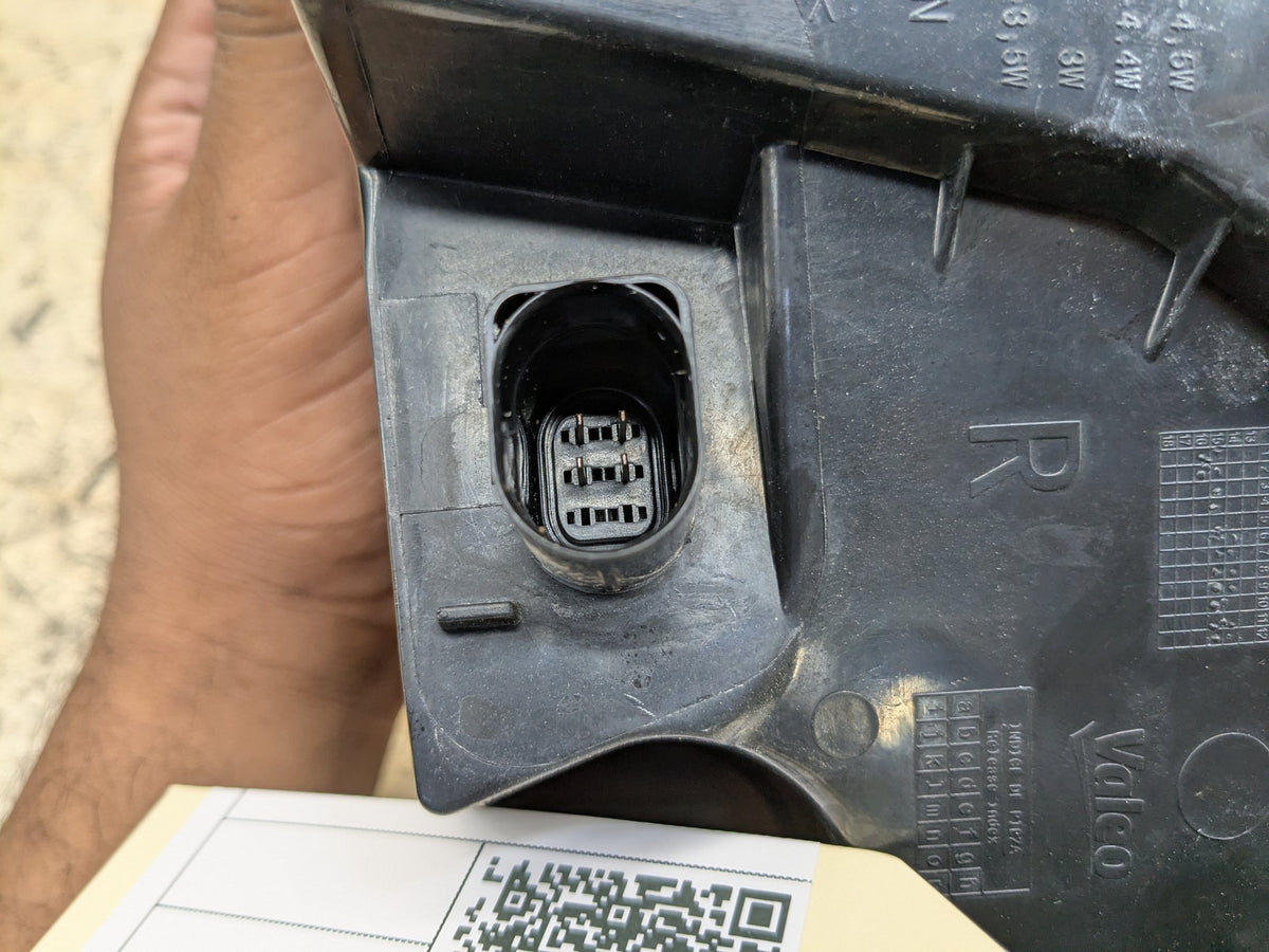 2012-2018 Audi A6 C7 Rear Right Passenger Outer Tail Light 4G5945096D OEM