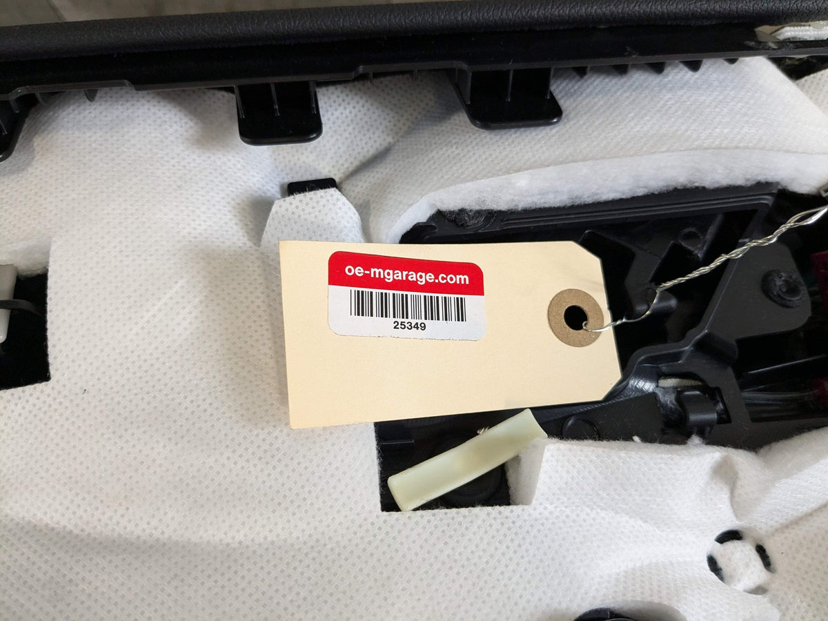 2019 BMW X3 G01 Front Right Passenger Interior Door Panel Card 7410282 OEM BMW G01 X3 FRONT Right Passenger Interior Door Panel Card Trim Cover Black OEM
