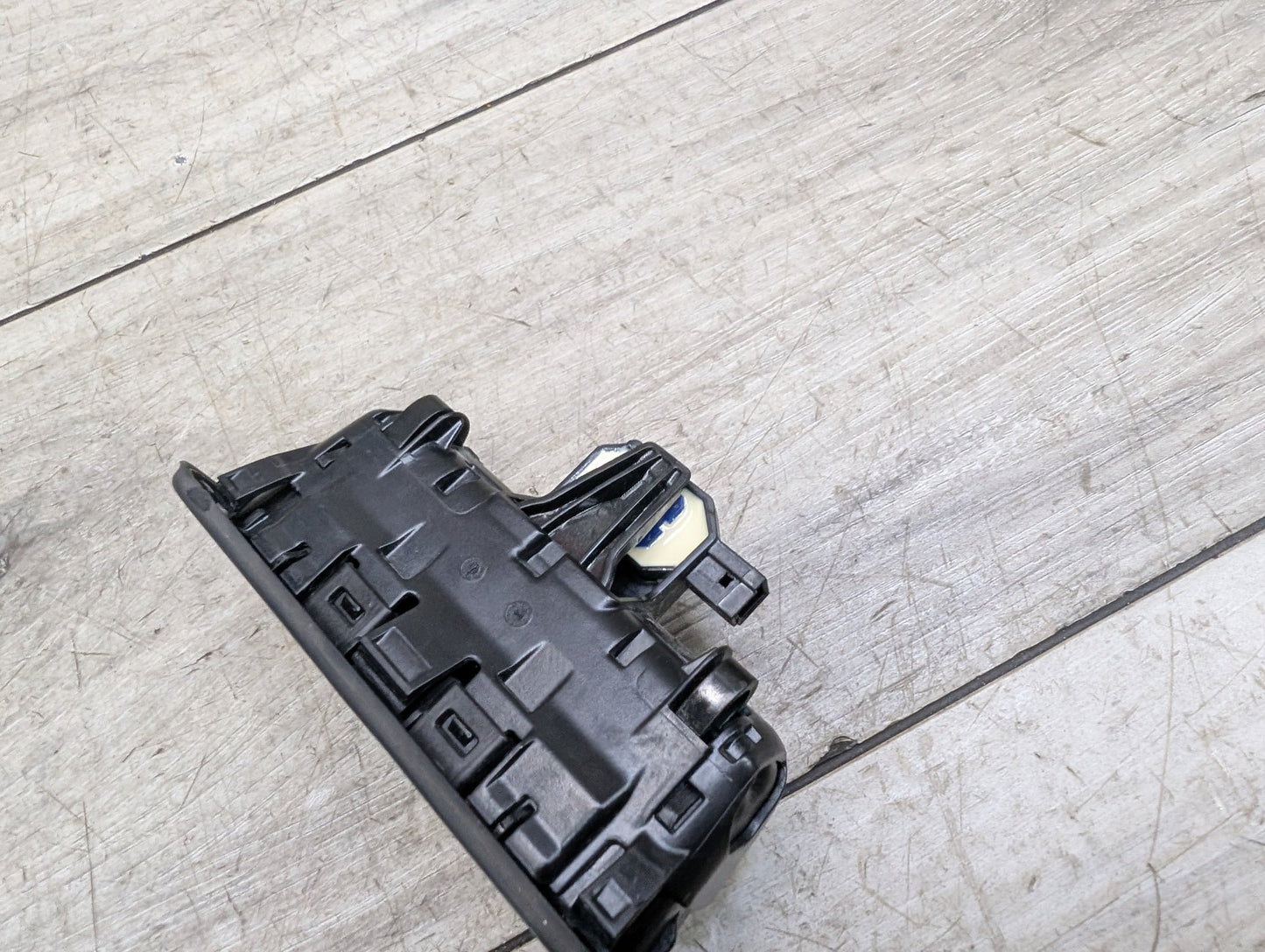 OEM BMW G30 530 540 M550 M5 X5 Rear View Camera Trunk Lid Handle Push Button