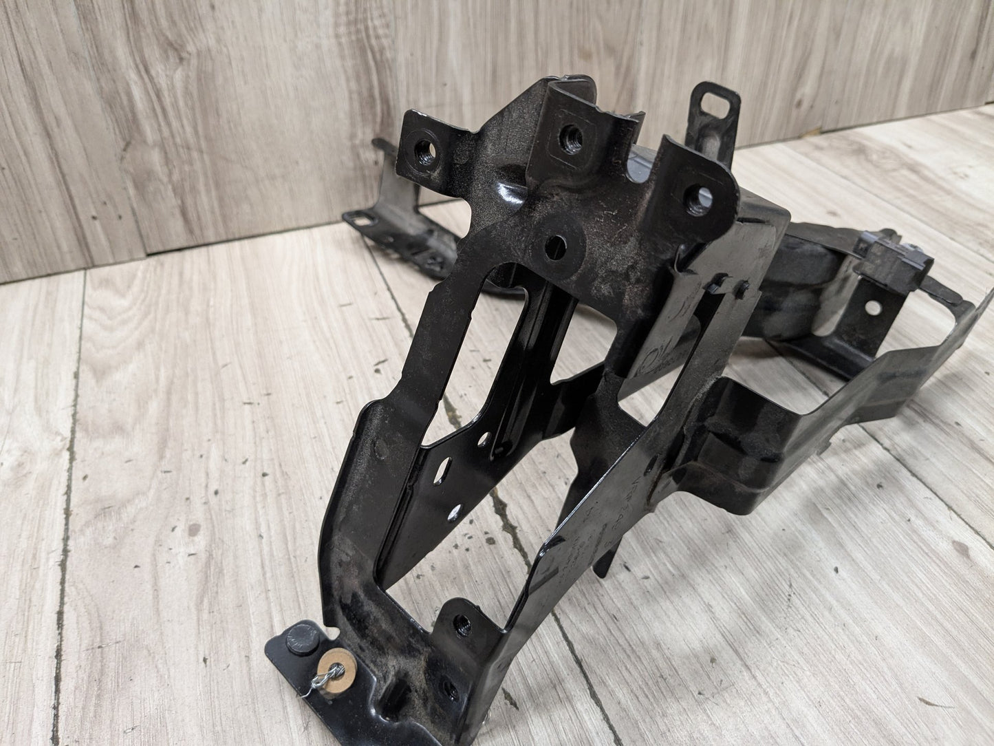 2019 BMW X3 G01 Left Driver Headlight Bracket 7400113
