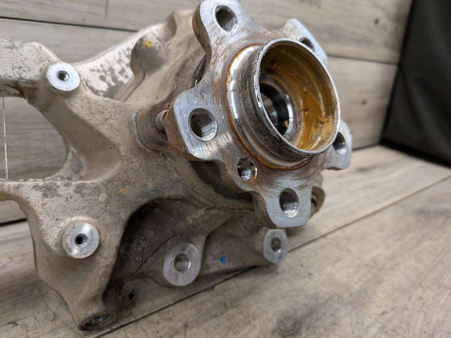 OEM BMW G01 X3 30i 30iX M40iX REAR Left Driver Knuckle Wheel Hub Spindle Bearing