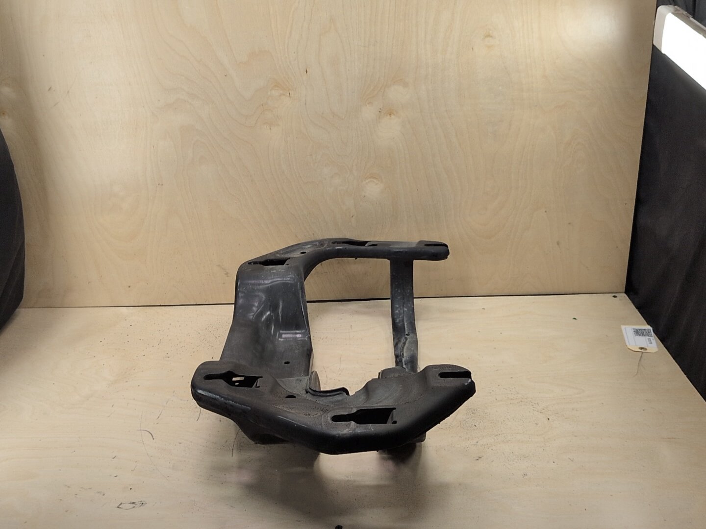 OEM BMW E70 F15 F16 F85 F86 X5 X6 Transmission Crossmember Support Mount Bracket