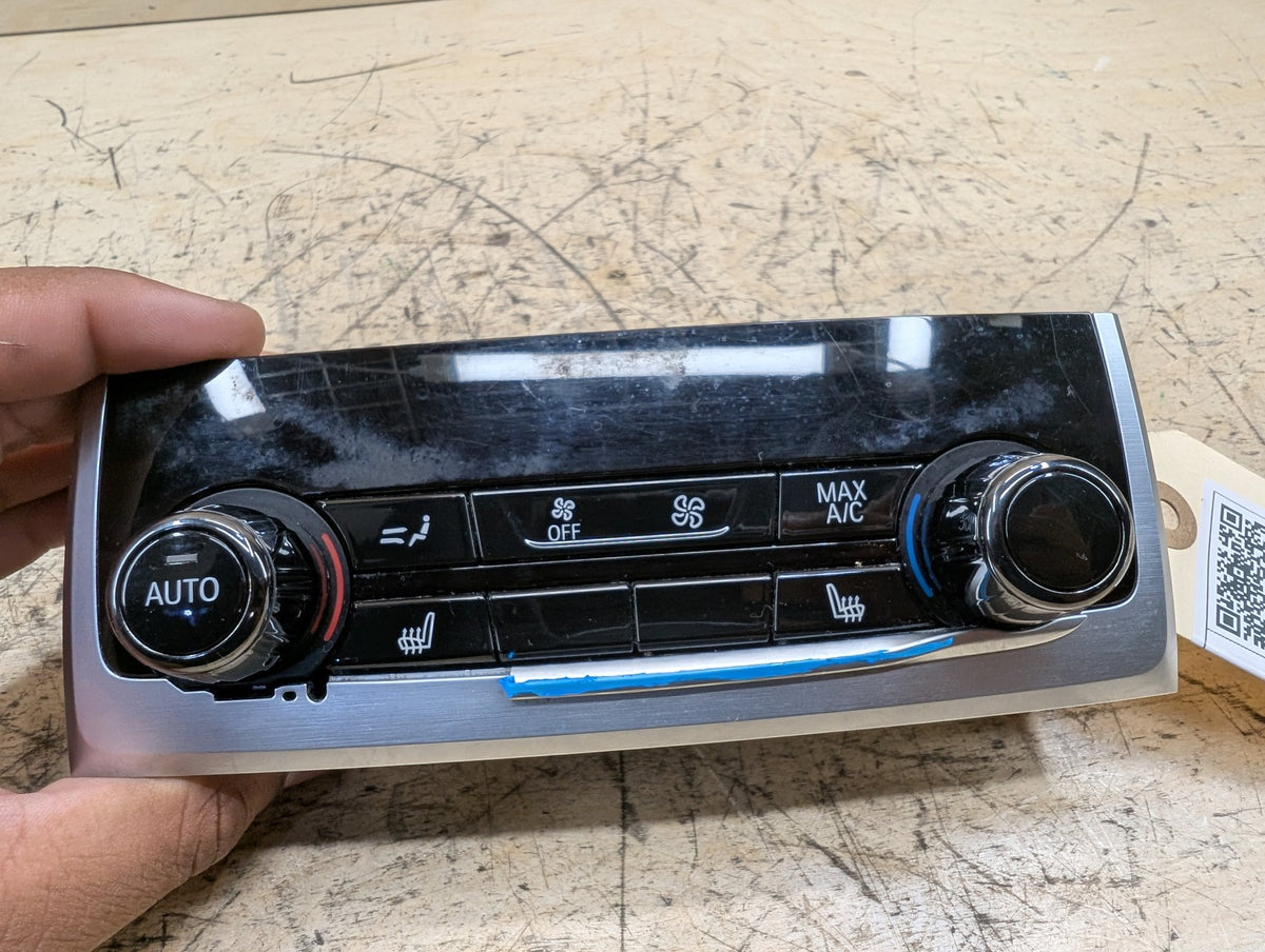 16-22 OEM BMW G11 G12 740 750 M760 AC Rear Heater Climate Control Switch Panel