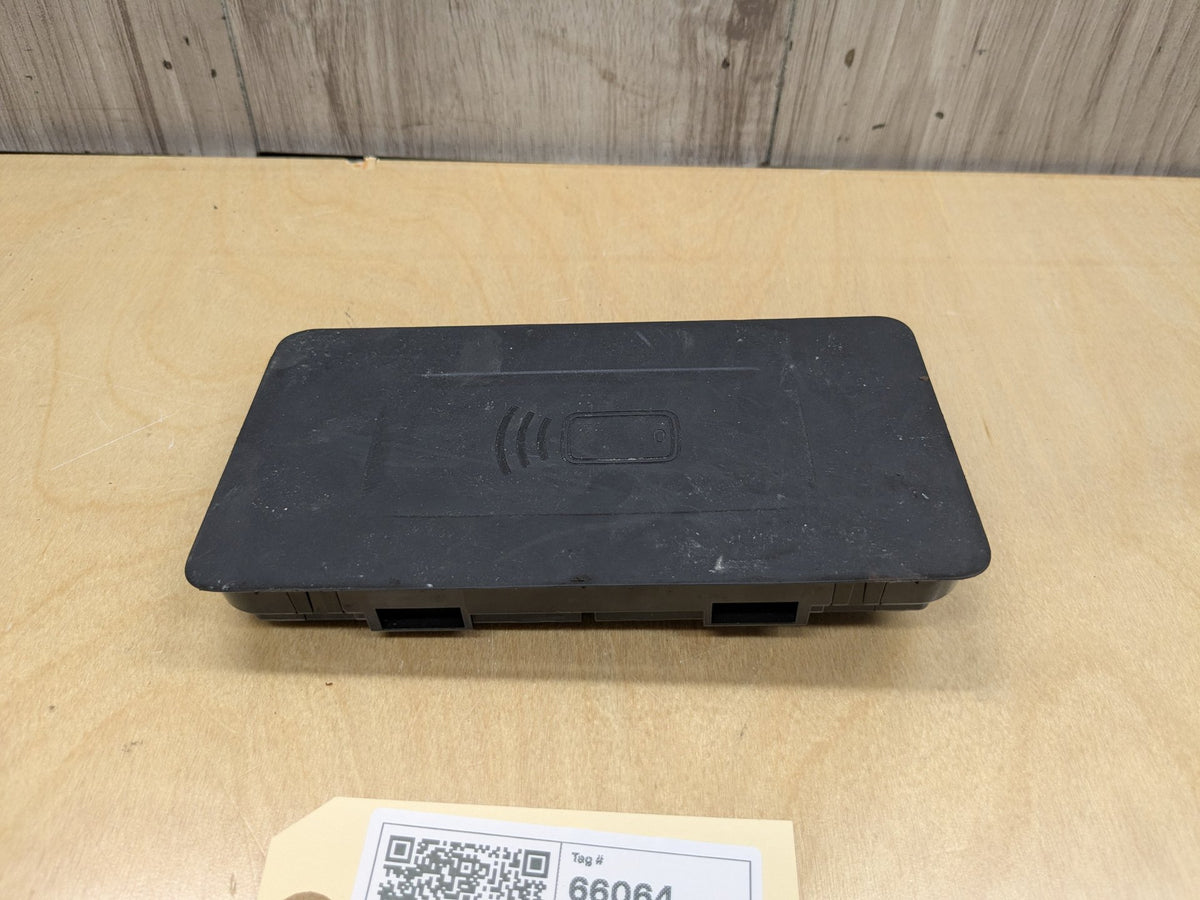OEM BMW G20 G22 G23 G26 G80 M3 Center Console Storage Phone Car Wireless Charger