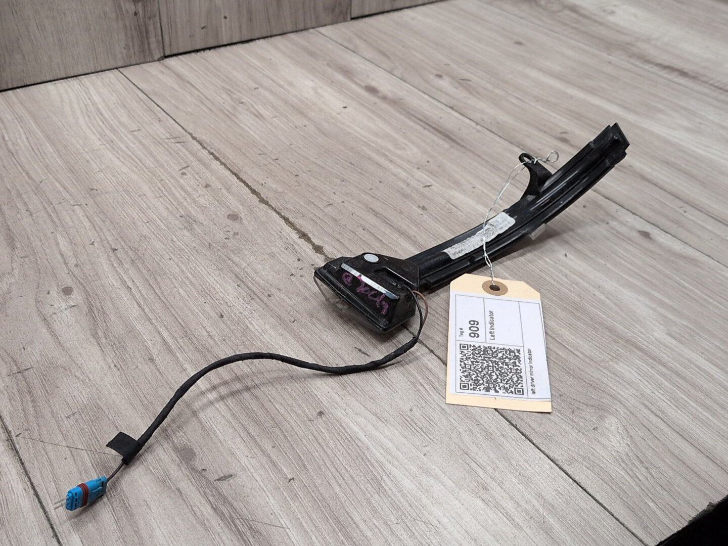 Pre-LCI OEM BMW F01 F02 F06 F12 Left Driver Side Mirror Turn Signal Light Indicator