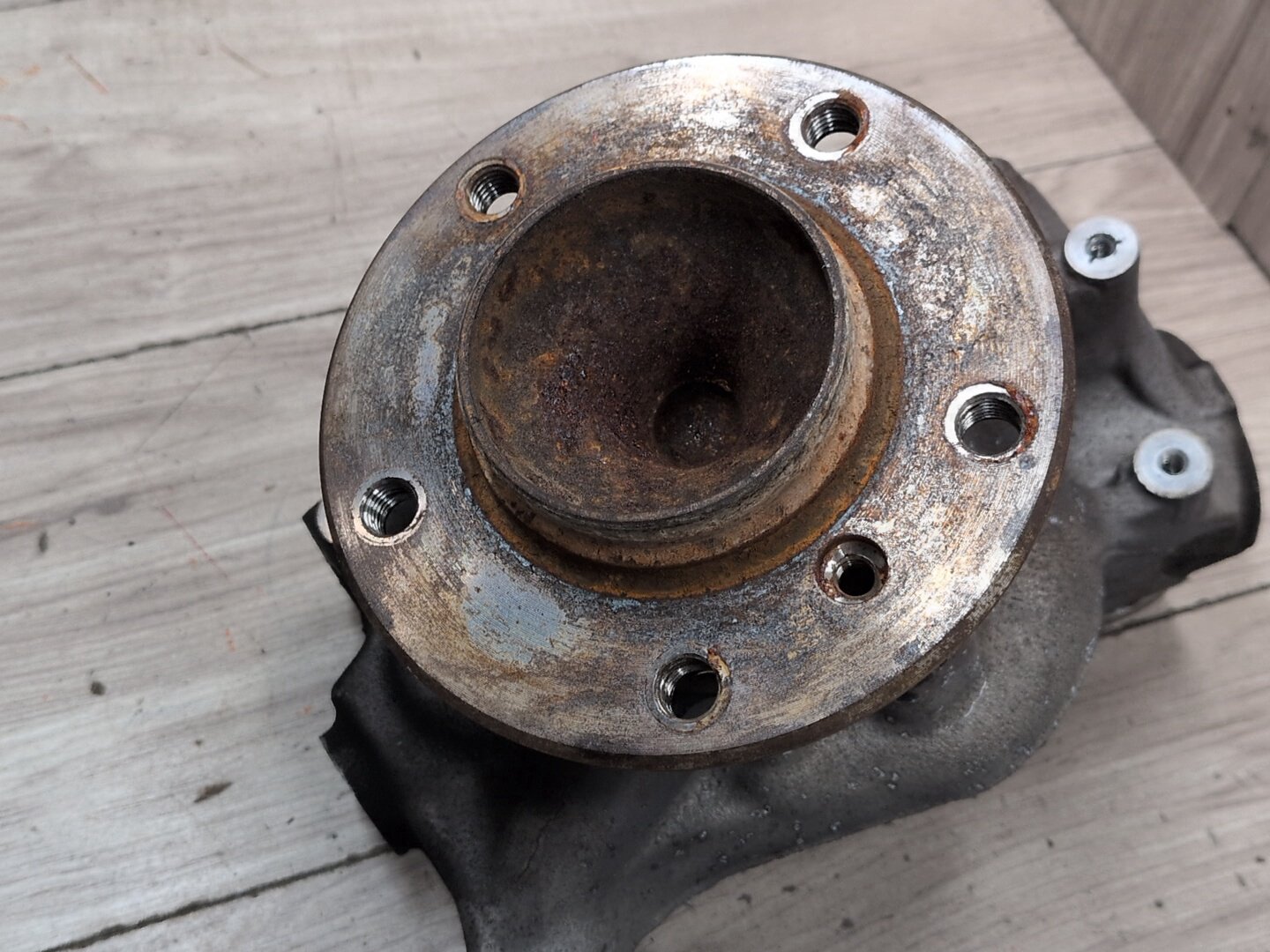OEM BMW E88 E90 E92 328 335 RWD Front Right Passenger Spindle Knuckle Bearing