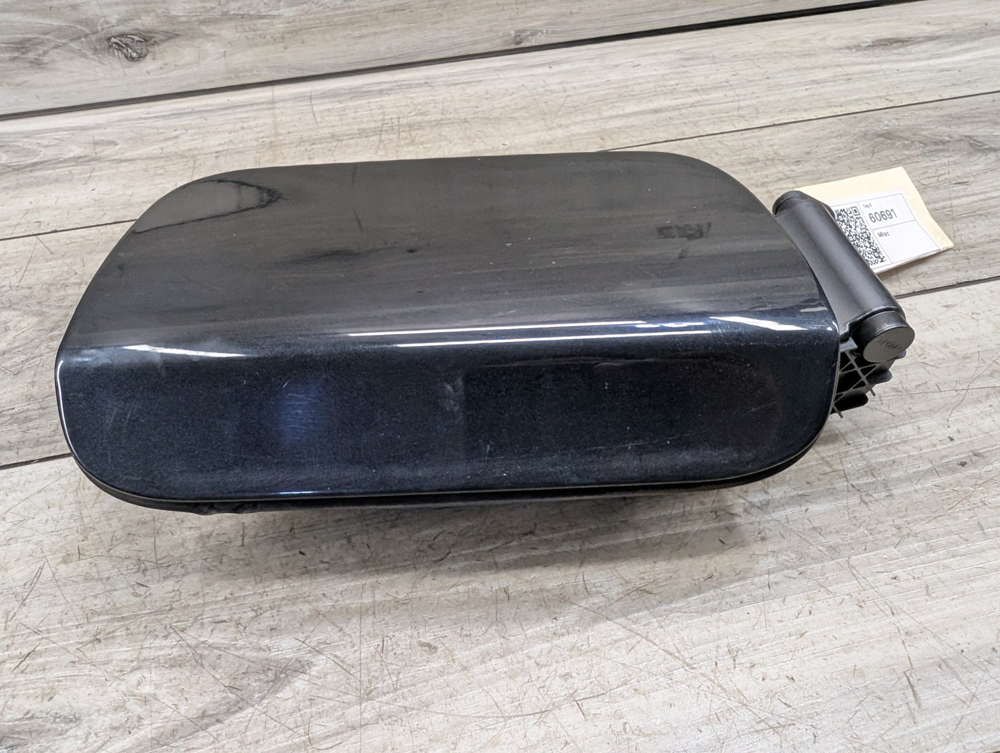 2011-2016 BMW 535i F10 Gas Cover Assembly 7218336
