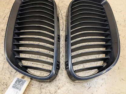 2007-2013 BMW 328i E92 Upper Bumper Cover Kidney Grilles SET 7254969 OEM