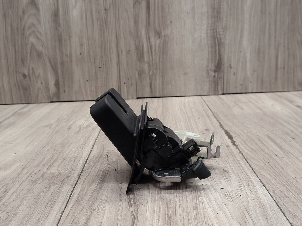 2015-2018 Audi Q3 8U Lower Liftgate Tailgate Lock Latch Actuator 8R0827505 OEM