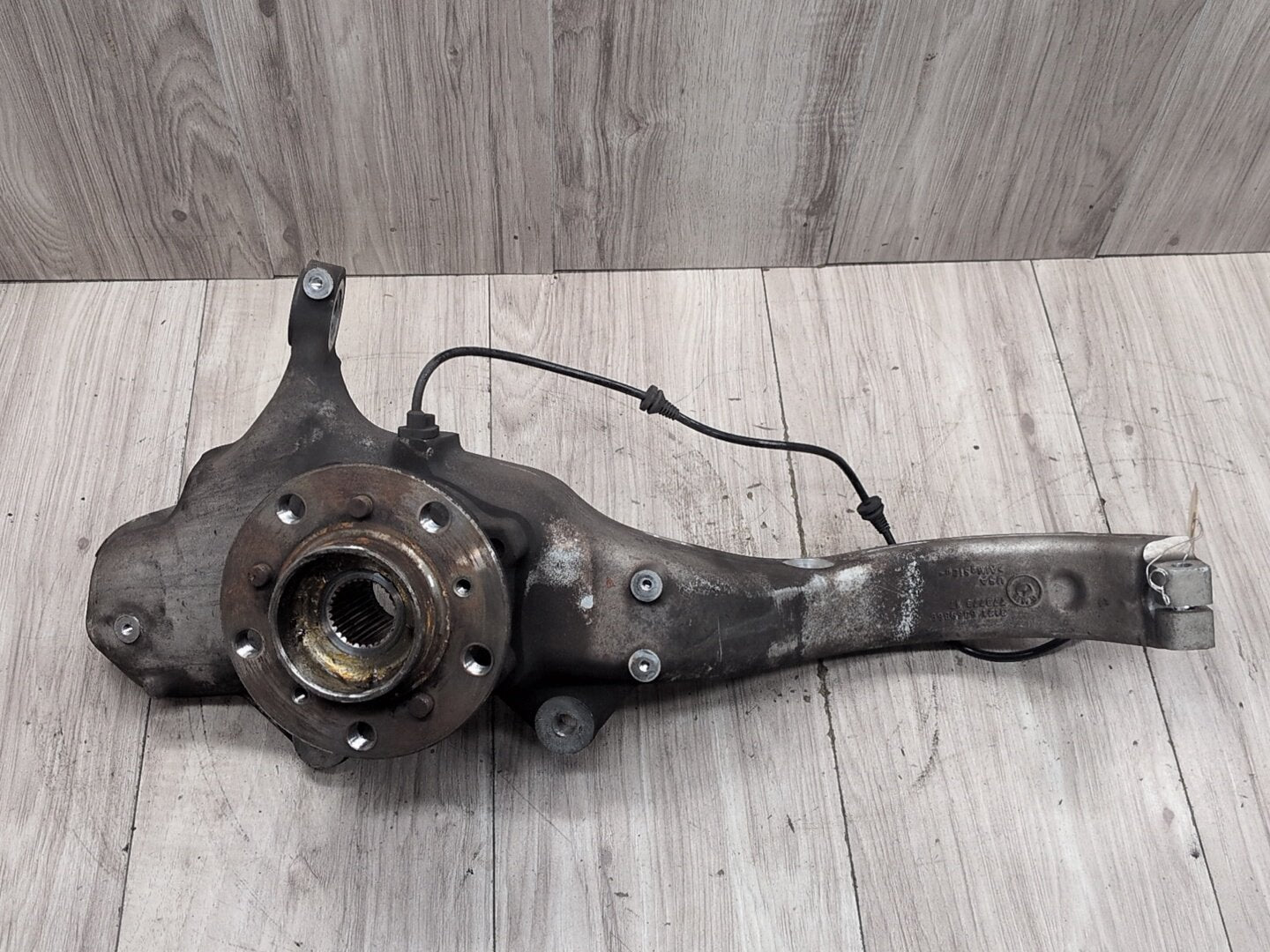 2014 - 2018 BMW X5 F85 Front Left Driver Spindle Knuckle w/ Bearing 6869869 S63B44T2
