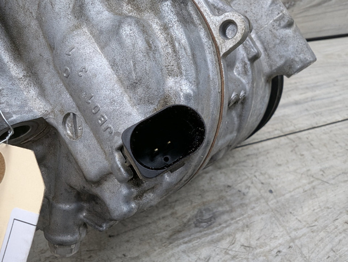 2009 - 2017 Audi Q5 8R Air Suspension Compressor Pump 8T0260805E EA888