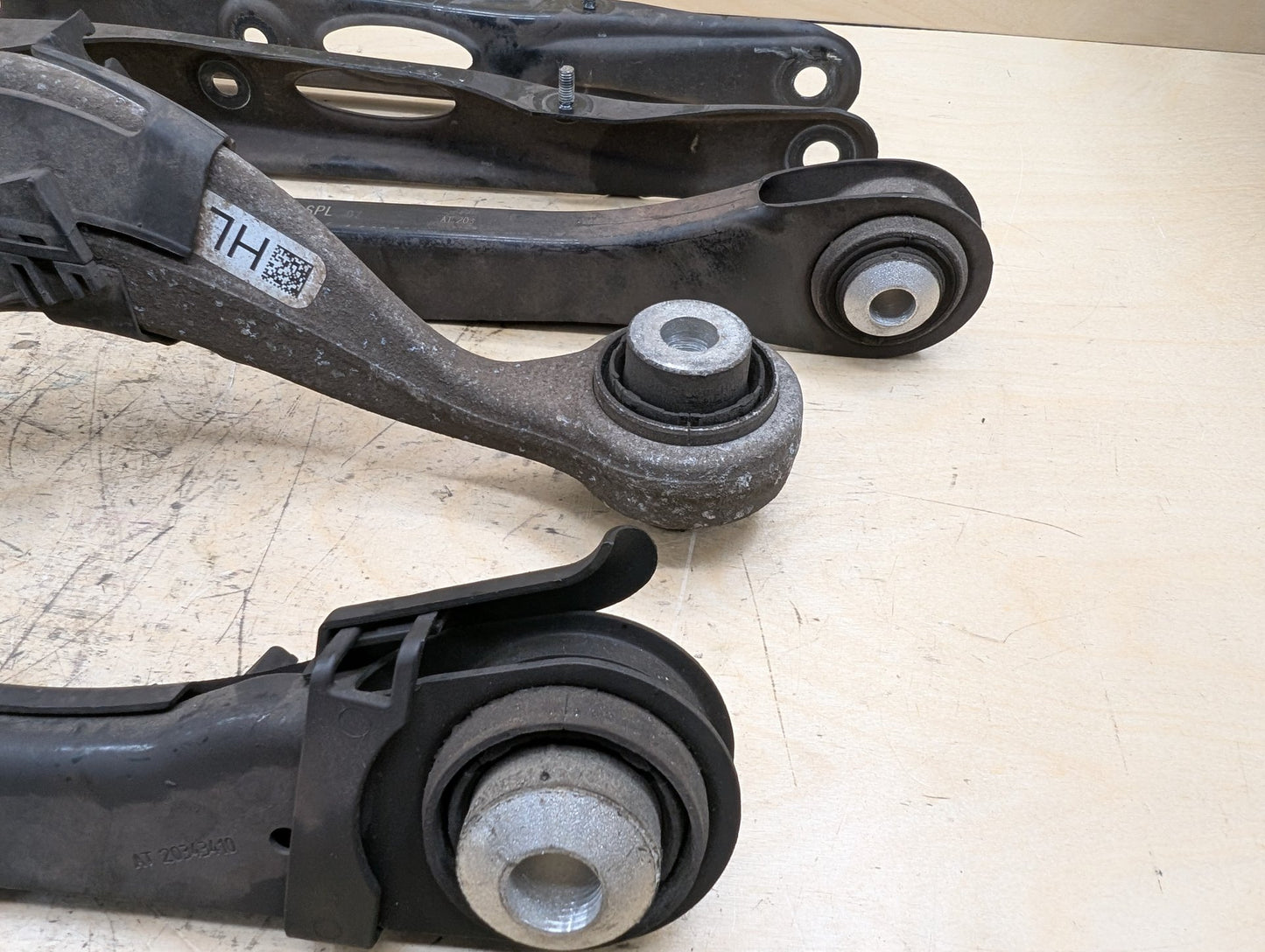 2016-2022 BMW 750i G12 Rear Left Driver Control Arms SET 6861125