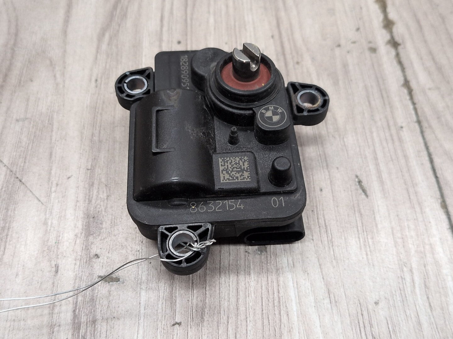 OEM BMW F15 F22 F23 F30 F32 F33 F36 F44 F48 Muffler Exhaust Flap Actuator Motor