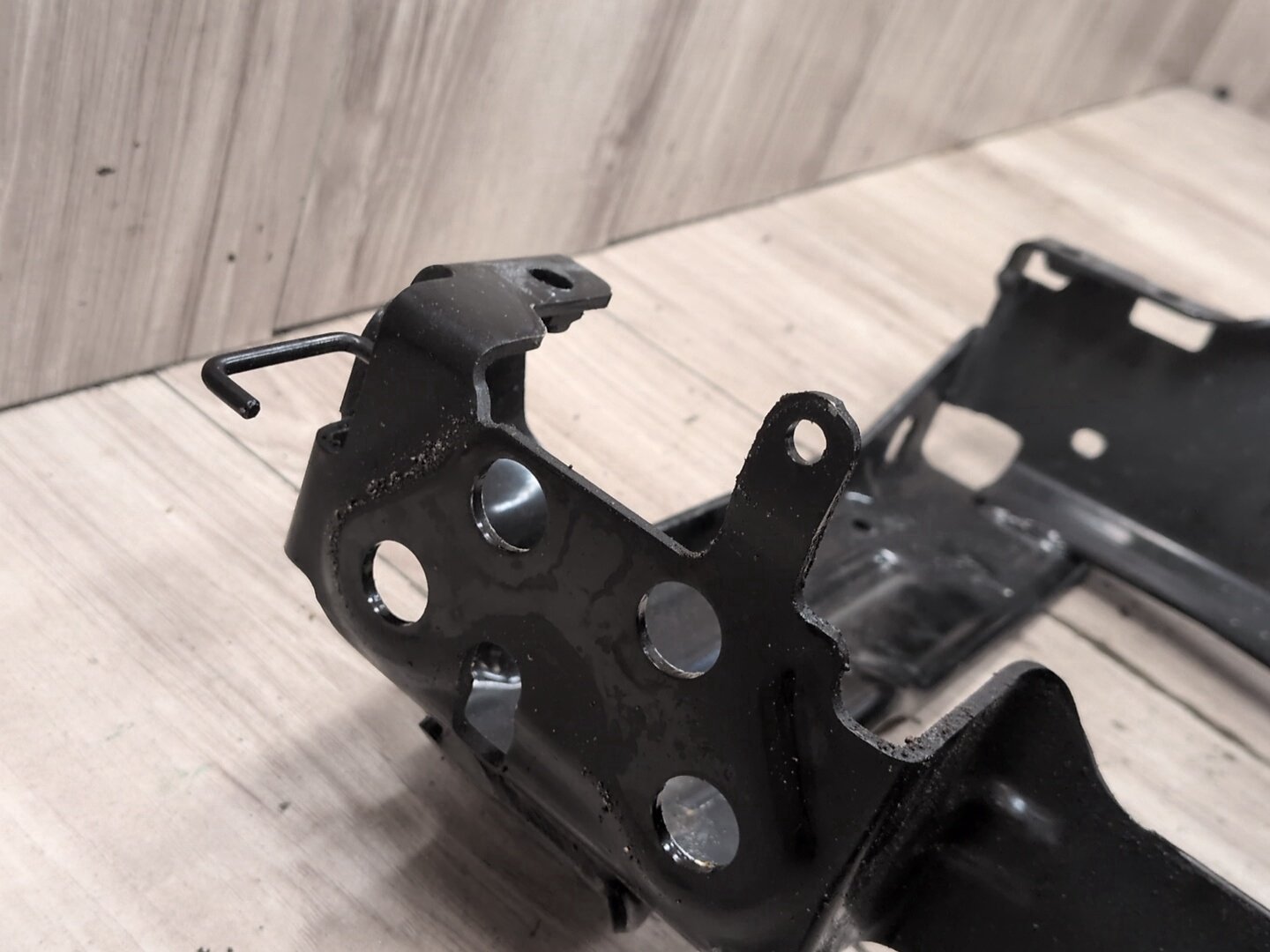 OEM BMW G20 G22 G23 G26 Front Right Passenger Radiator Reinforcement Bracket