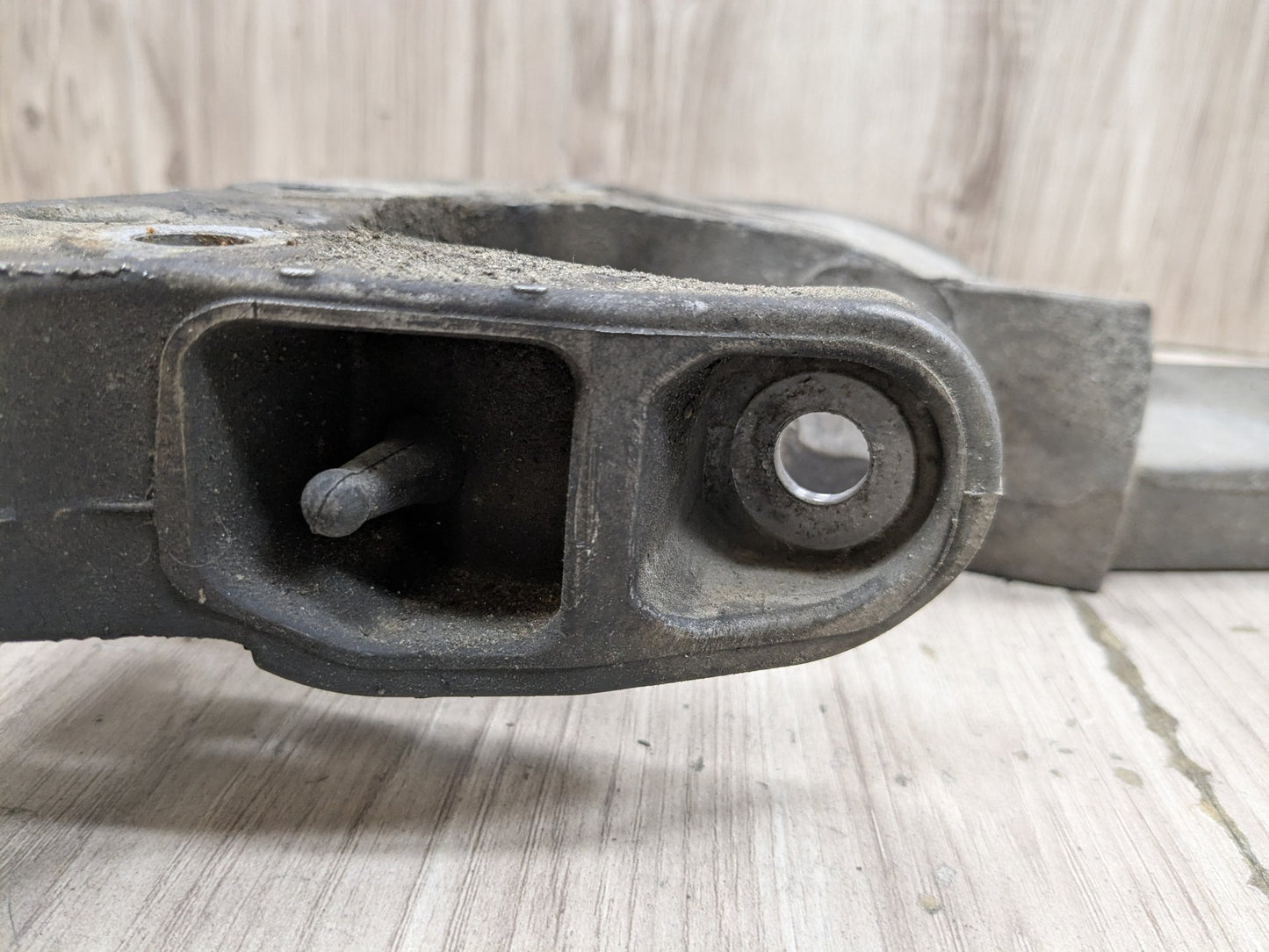 2019 - 2026 BMW X5 G05 Transmission Mount Bracket 8486998 N63B44M3