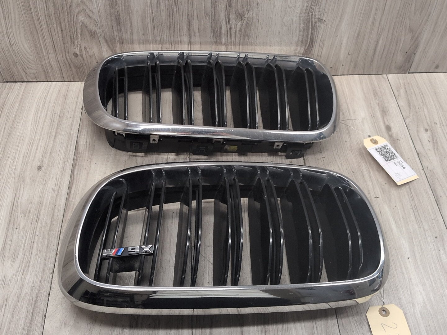 2015 - 2019 BMW X6 F86 Front Left Right Upper Bumper Cover Kidney Grilles SET 8056769 S63B44T2