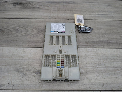 2016 BMW 750Li G12 Bdc Body Domain Fem Control Module 6820556