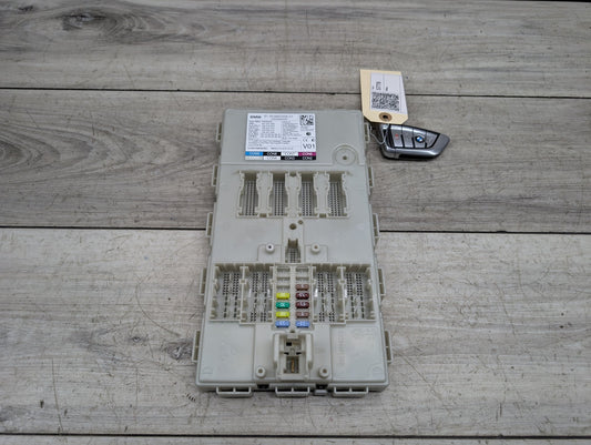 2016 BMW 750Li G12 Bdc Body Domain Fem Control Module 6820556