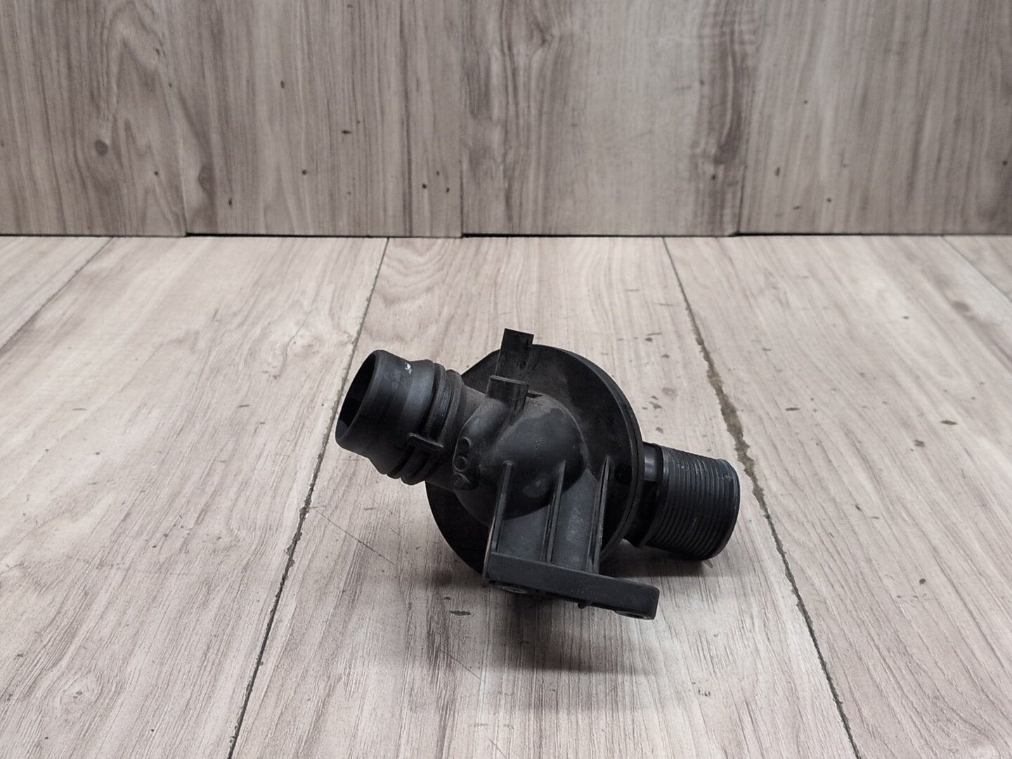 OEM BMW F10 F15 F22 F25 F30 F32 Engine N20 N26 Water Coolant Thermostat Housing