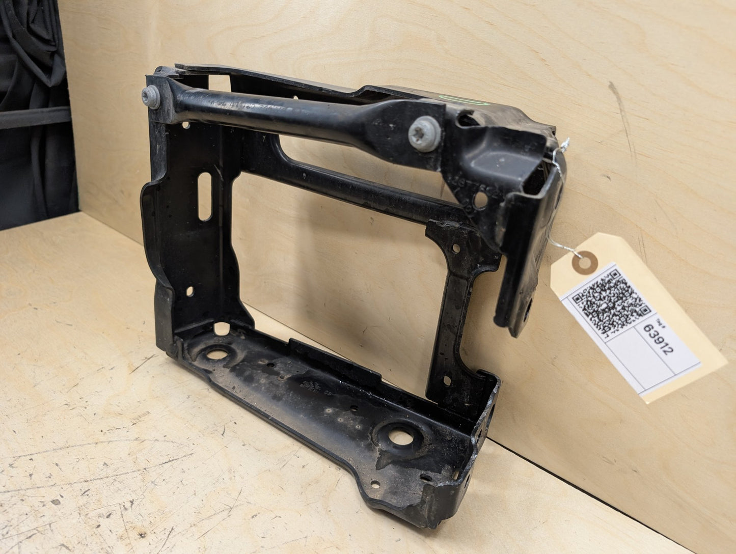 OEM BMW G01 G02 F97 F98 X3 X4 Front Left Driver Radiator Reinforcement Bracket
