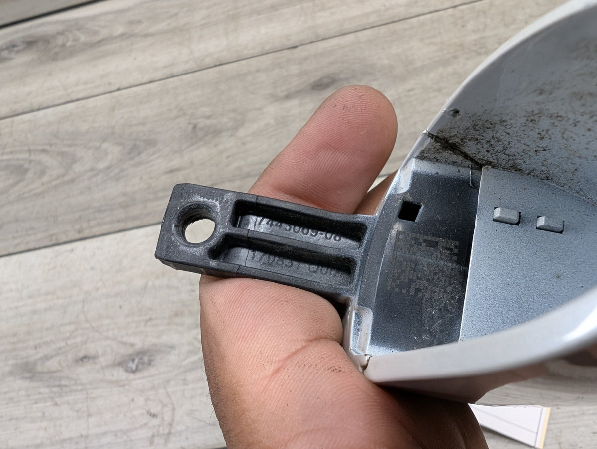 2017-2023 BMW 530i G30 Rear Left Driver Exterior Door Handle w/ Comfort Access 7443089 OEM