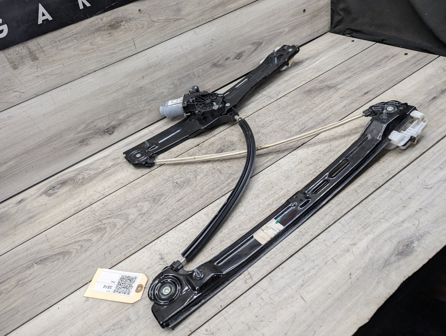 2011 - 2017 BMW X3 F25 Front Left Driver Door Window Glass Regulator w/ Motor 7205851 N20B20A