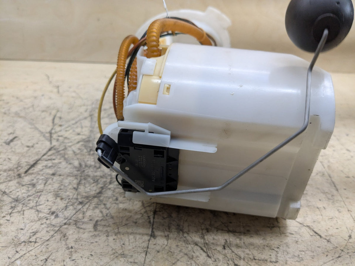 2016-2019 BMW 740Li G12 Fuel Gas Tank Sending Unit Assembly 7467710 OEM