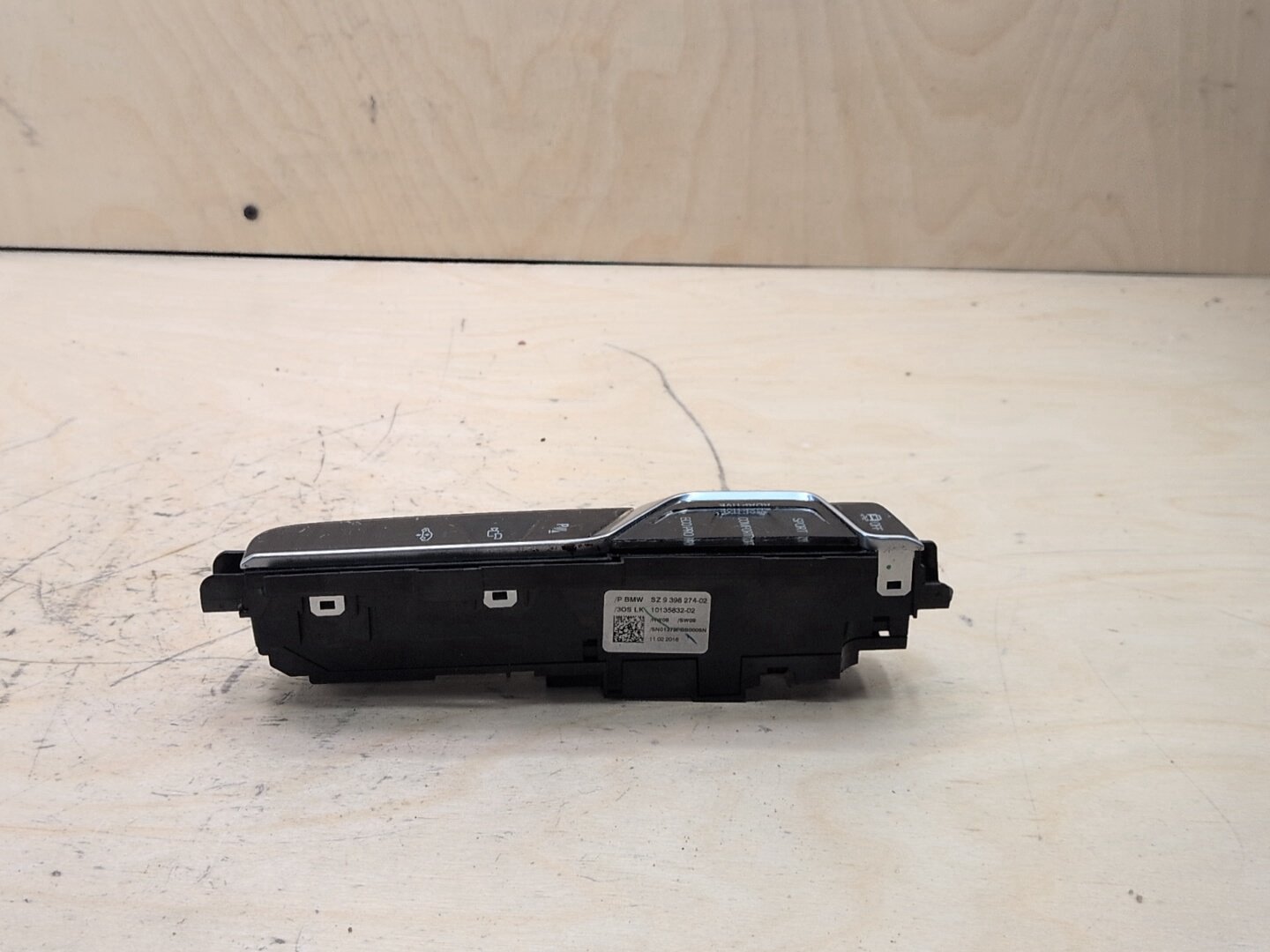 16-19 OEM BMW G11 G12 740 750 70 Center Console Operating Unit Traction Switch