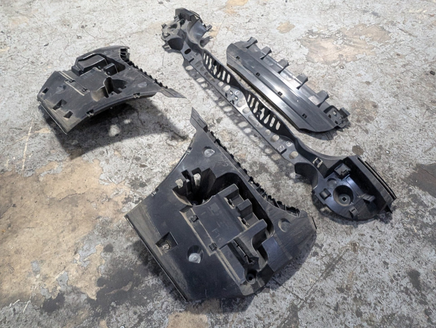 2011-2016 BMW 535i F10 Rear Left Right Center Bumper Support Brackets SET 7204017
