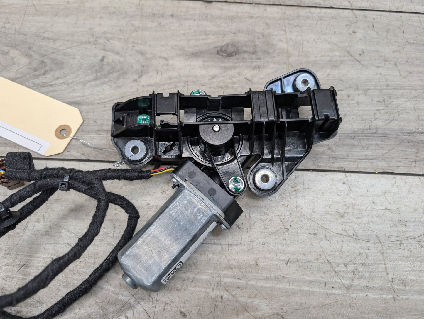 2021-2026 BMW 430i G22 Left Driver Rear Seat Belt Retractor Extender Arm Motor 5A05245