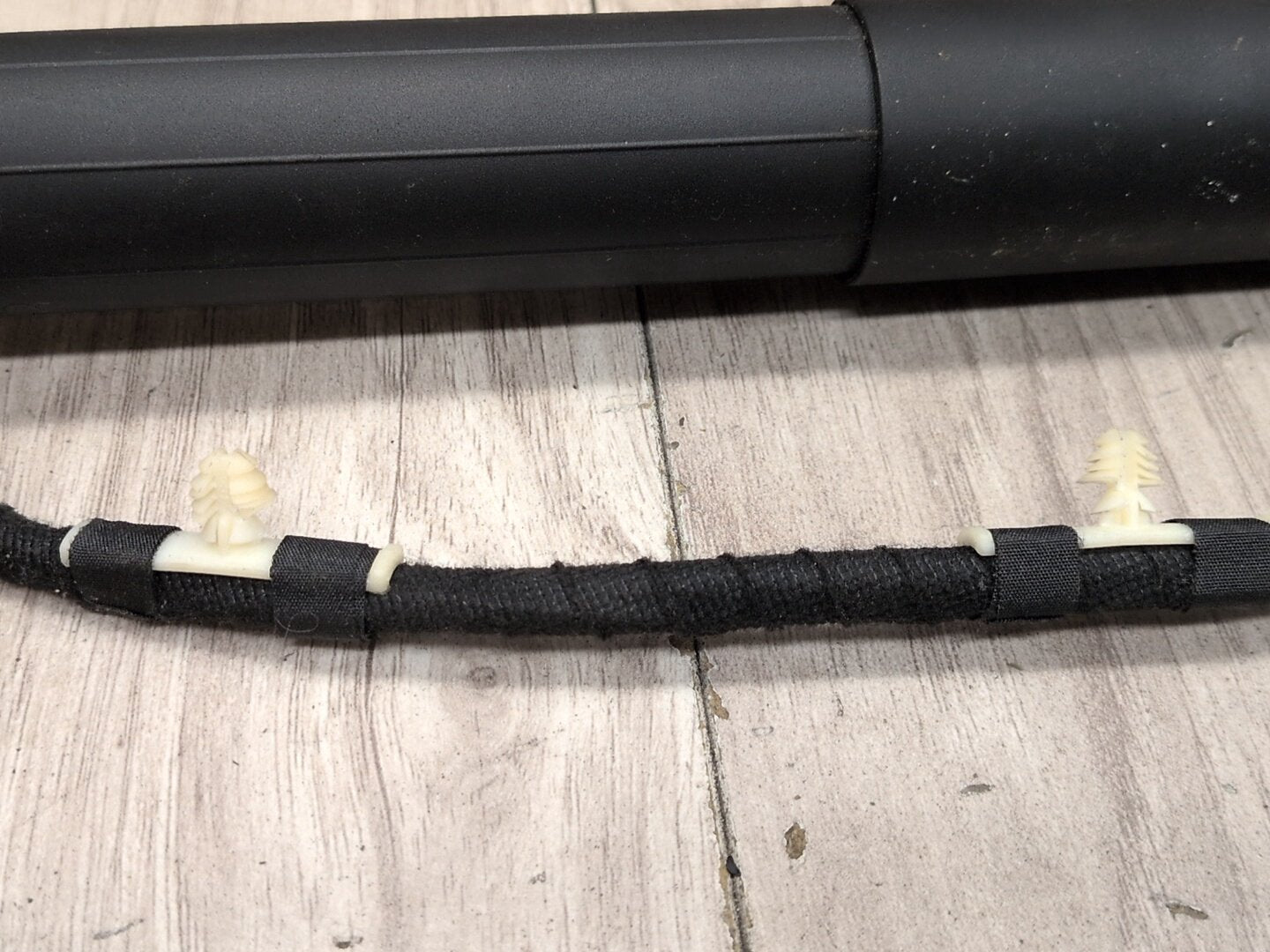 2011 - 2017 BMW X3 F25 Rear Left Right Liftgate Trunk Lid Strut Shock Supports SET 7287805 N20B20O0