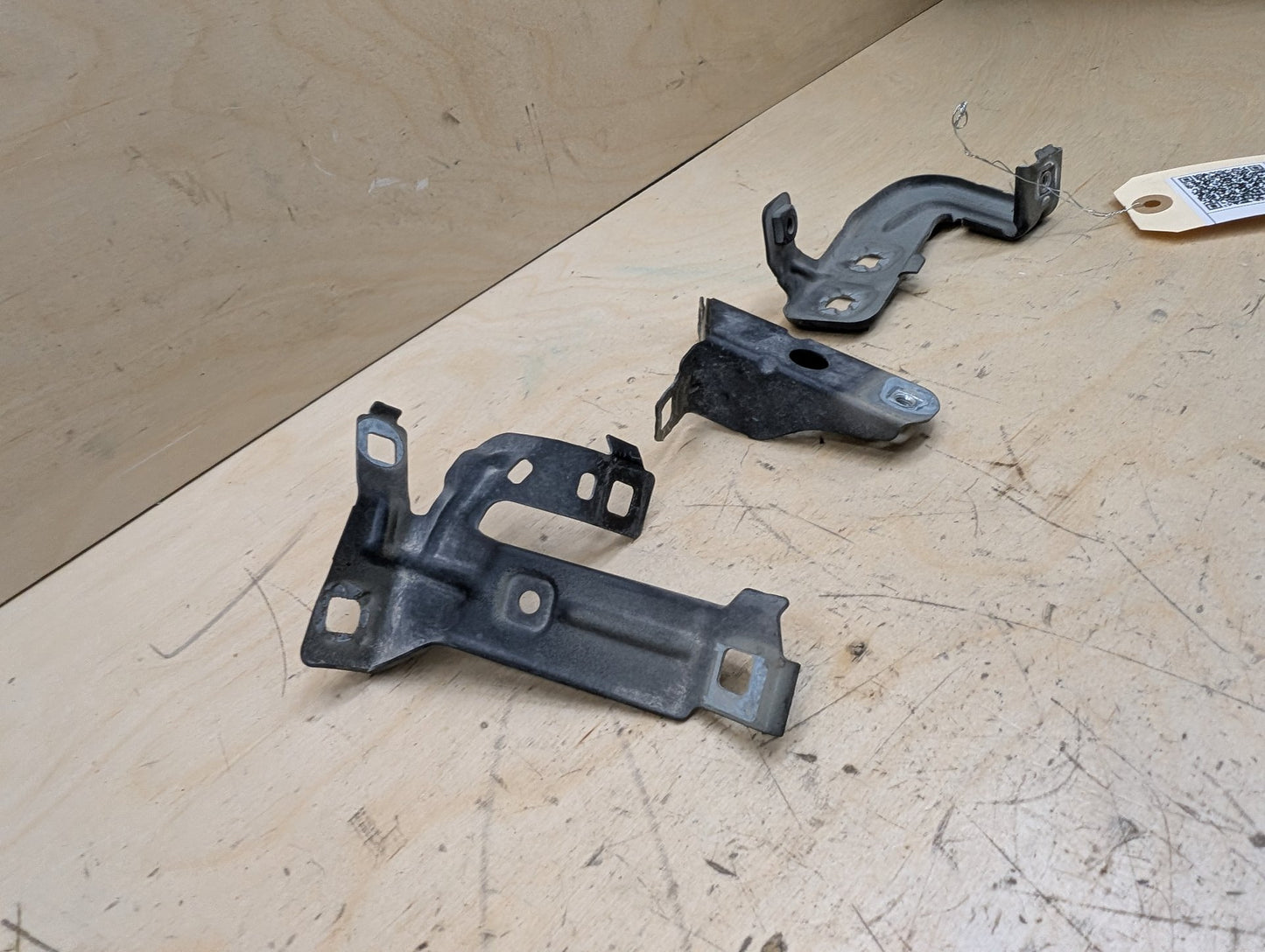 15-20 OEM BMW F80 F82 F83 M3 M4 Left Driver Fender Bracket Mount Carrier SET