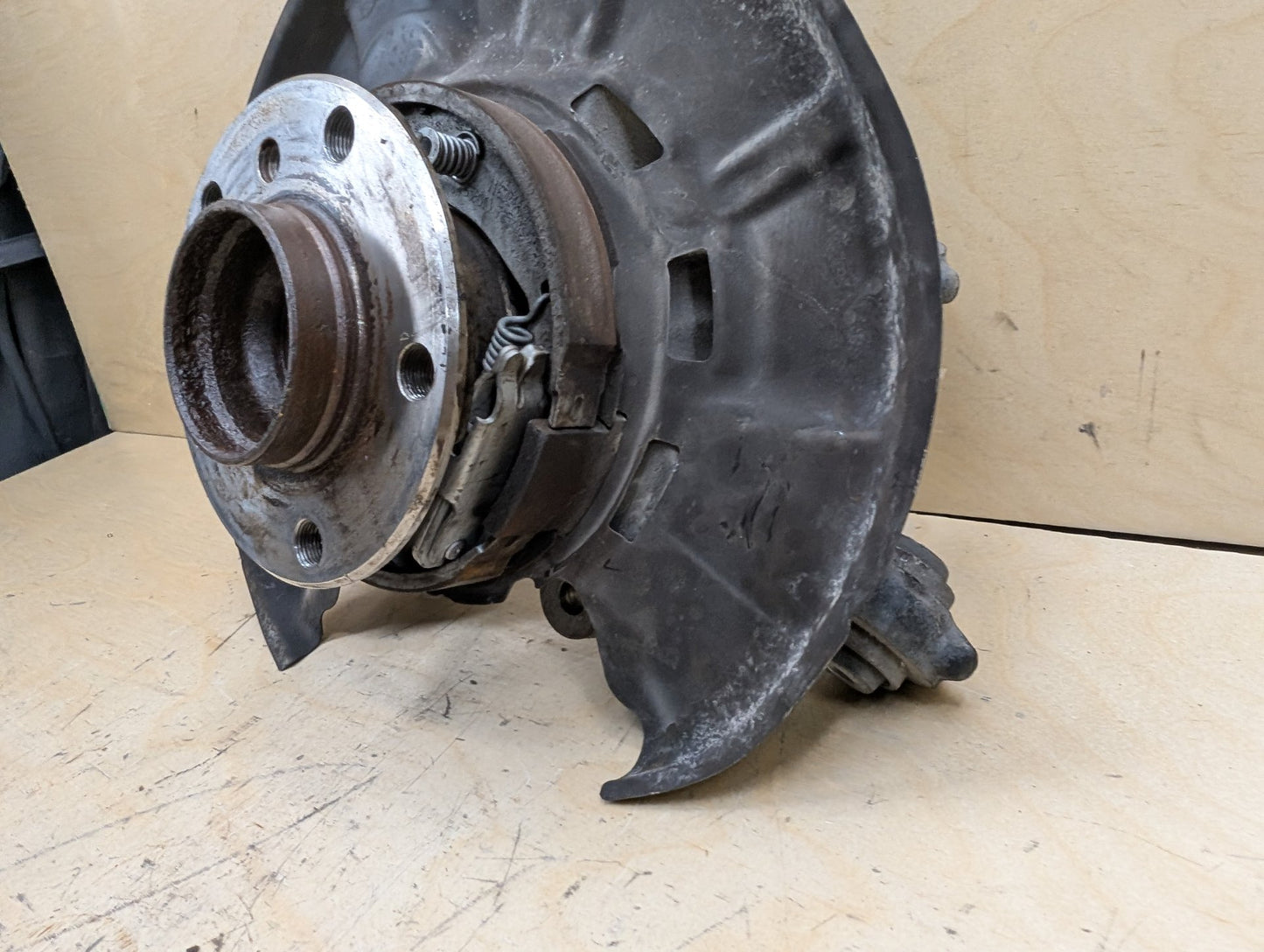 2012-2018 BMW 320i F30 Rear Left Driver Spindle Knuckle w/ Bearing 6792521