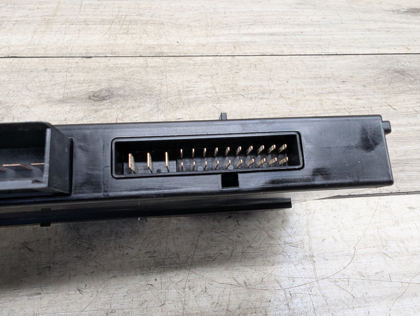 2008-2013 BMW 128i E82 BCM Body Control Module JBBFE 2 9177978