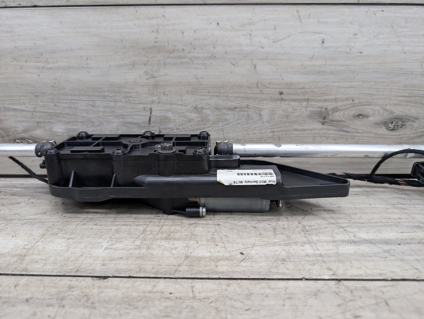 2008 - 2017 Audi S5 8T Convertible Top Lift Assembly 8F0871499