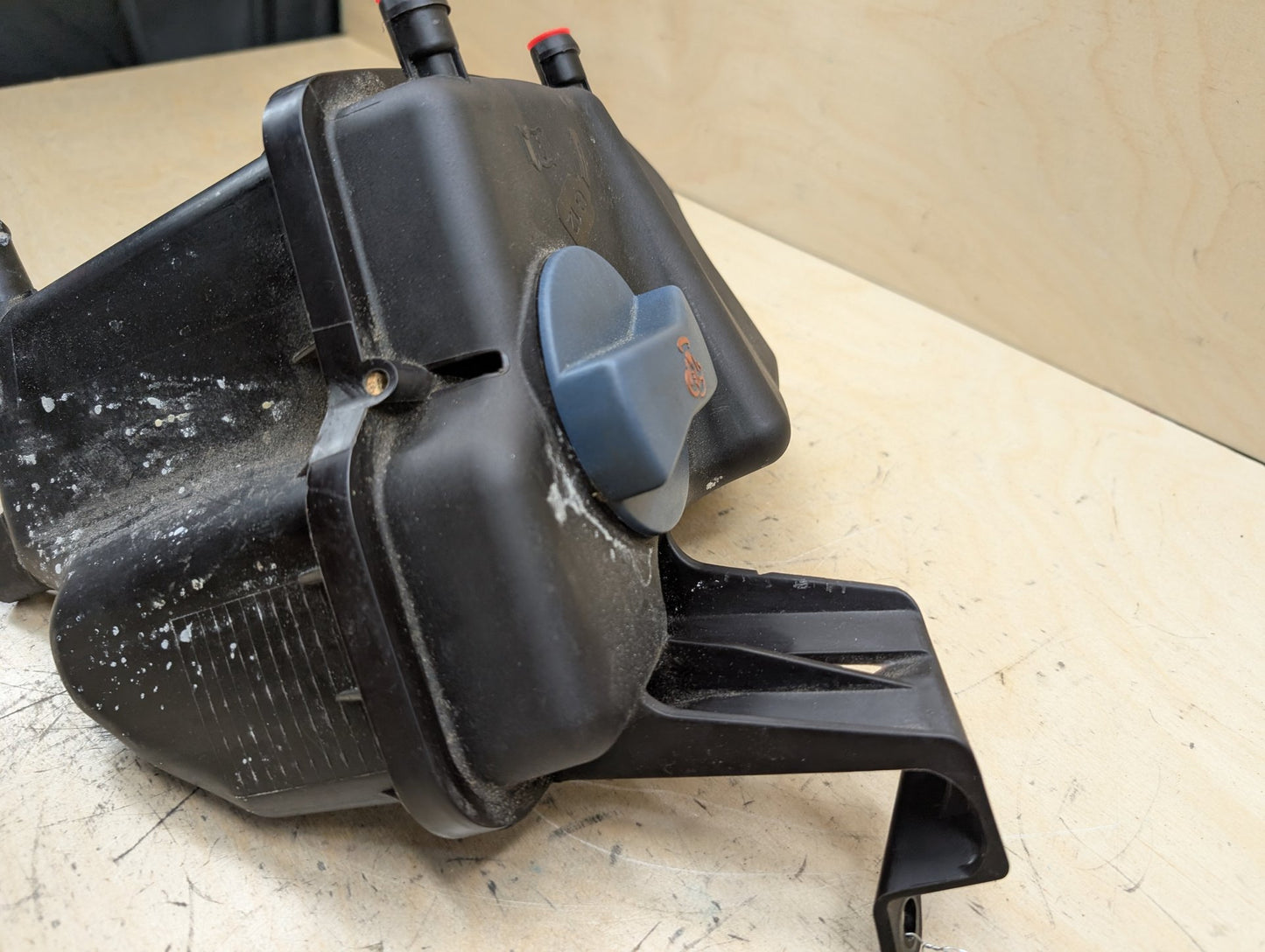 2011-2017 Audi RS5 8T Coolant Expansion Tank Reservoir 8T0121405