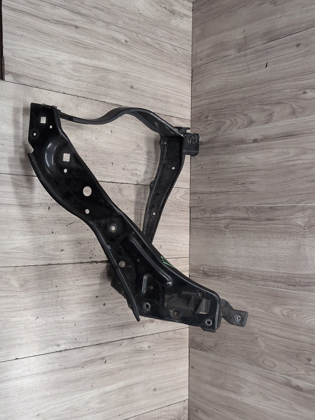 2009-2012 Mercedes-Benz E550 W212 Left Driver Headlight Bracket PP212620021 OEM