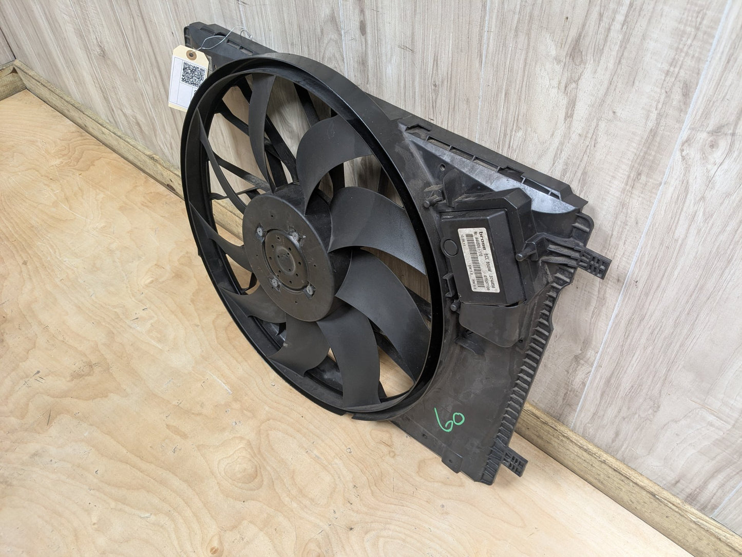 2009-2012 Mercedes-Benz E550 W212 Radiator Fan Shroud Housing w/ Motor A2125000493