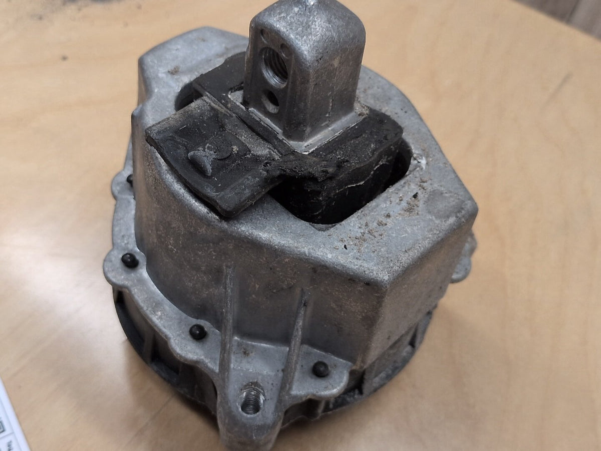 2022-2026 BMW G26 430i B46B20O1 Right Passenger Engine Bracket Support Mount 7581618