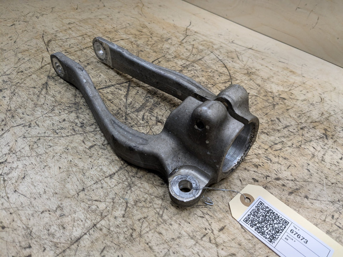 2016-2019 BMW 750i G12 Front Right Spring Strut Shock Absorber Bracket 6861200