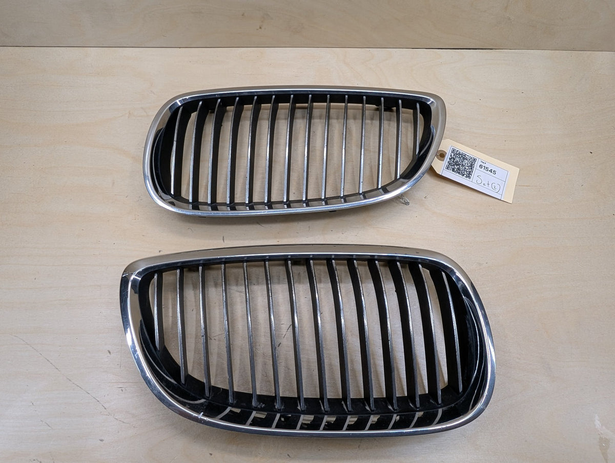 2007-2013 BMW 328i E93 Front Left Right Upper Bumper Cover Kidney Grilles SET 7157277