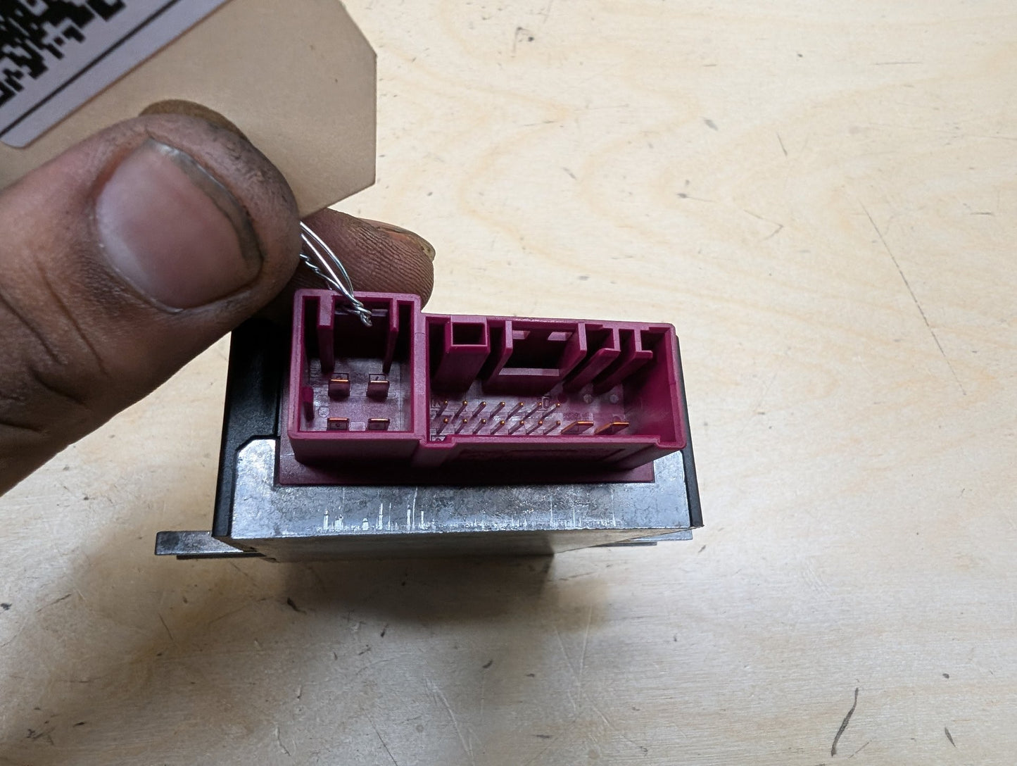 OEM BMW F10 F13 F15 F22 F30 F32 F36 Helbako Fuel Pump Relay Control Module EKPM3