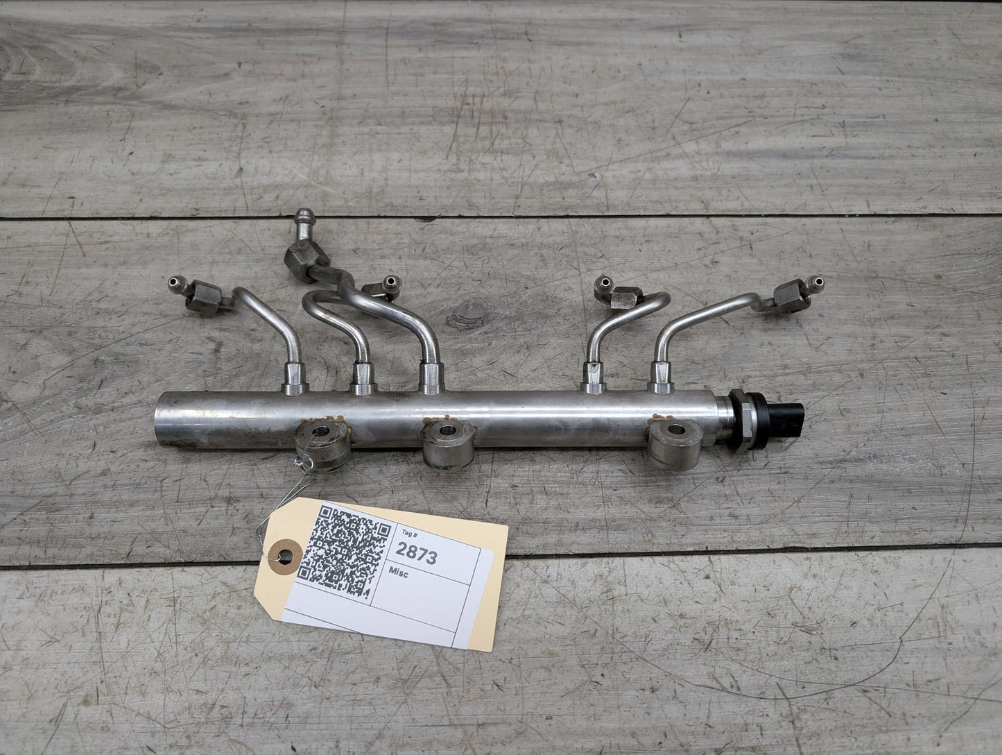 2014 - 2018 BMW X5 F15 Engine Motor Fuel Injector Rail Line 8649320 N63B44O1