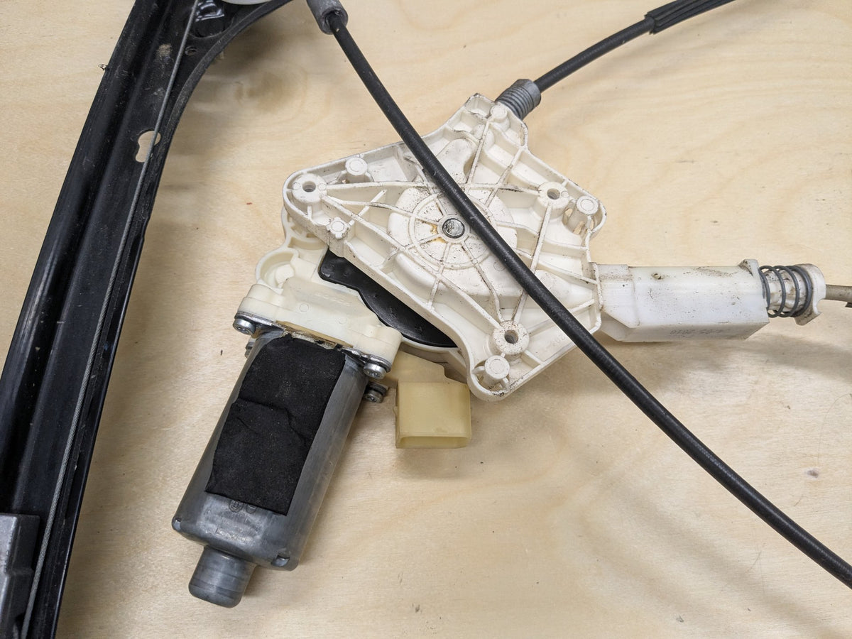 2009-2011 Mercedes-Benz SLK-Class R171 Door Window Regulator A1717200846 OEM
