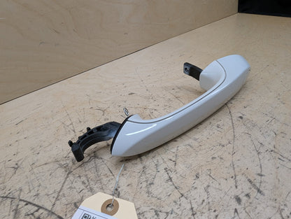 2019-2026 BMW 330i G20 Front Left Driver Exterior Door Handle 7470567 OEM