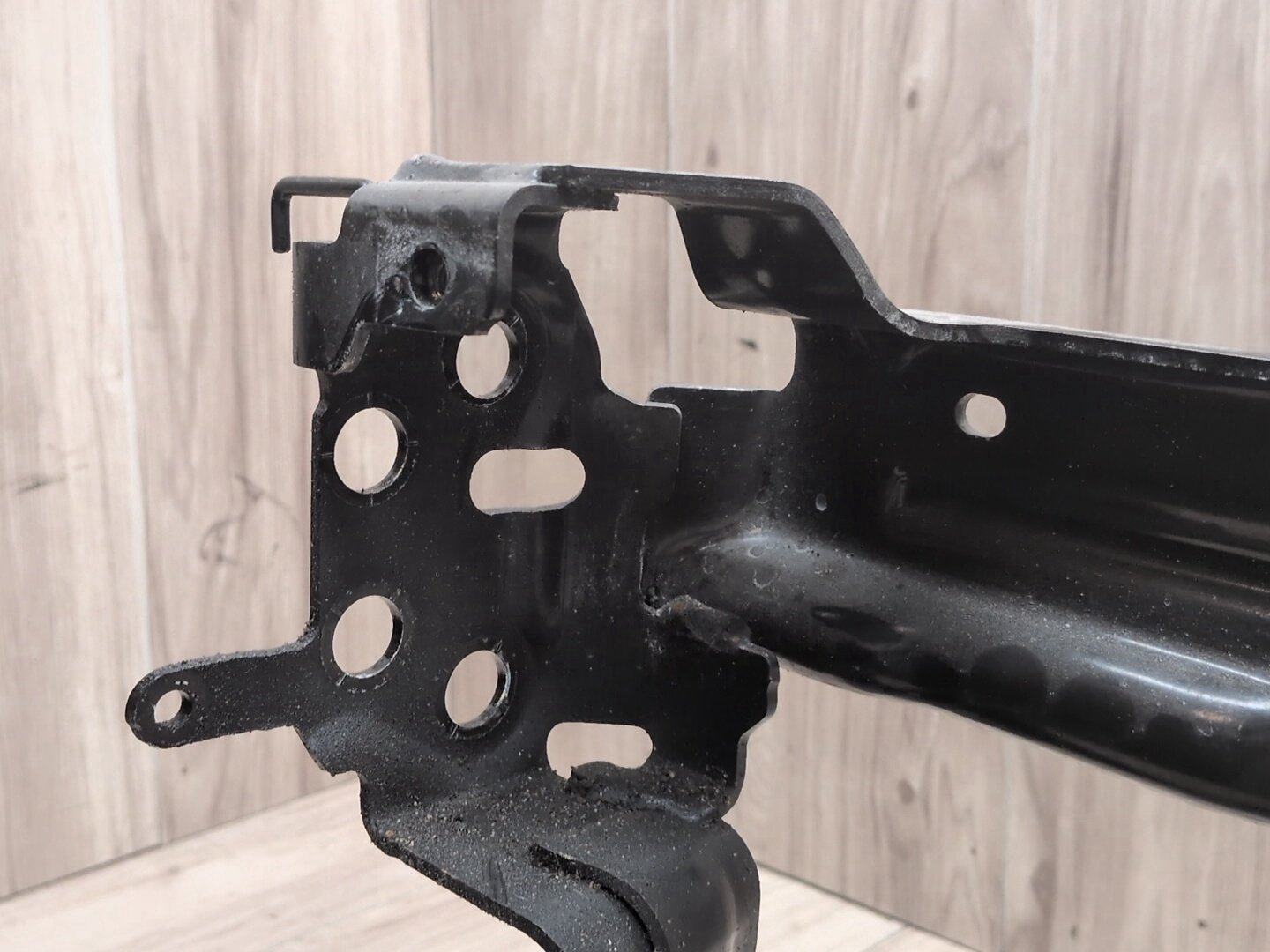 OEM BMW G20 G22 G23 G26 Front Right Passenger Radiator Reinforcement Bracket