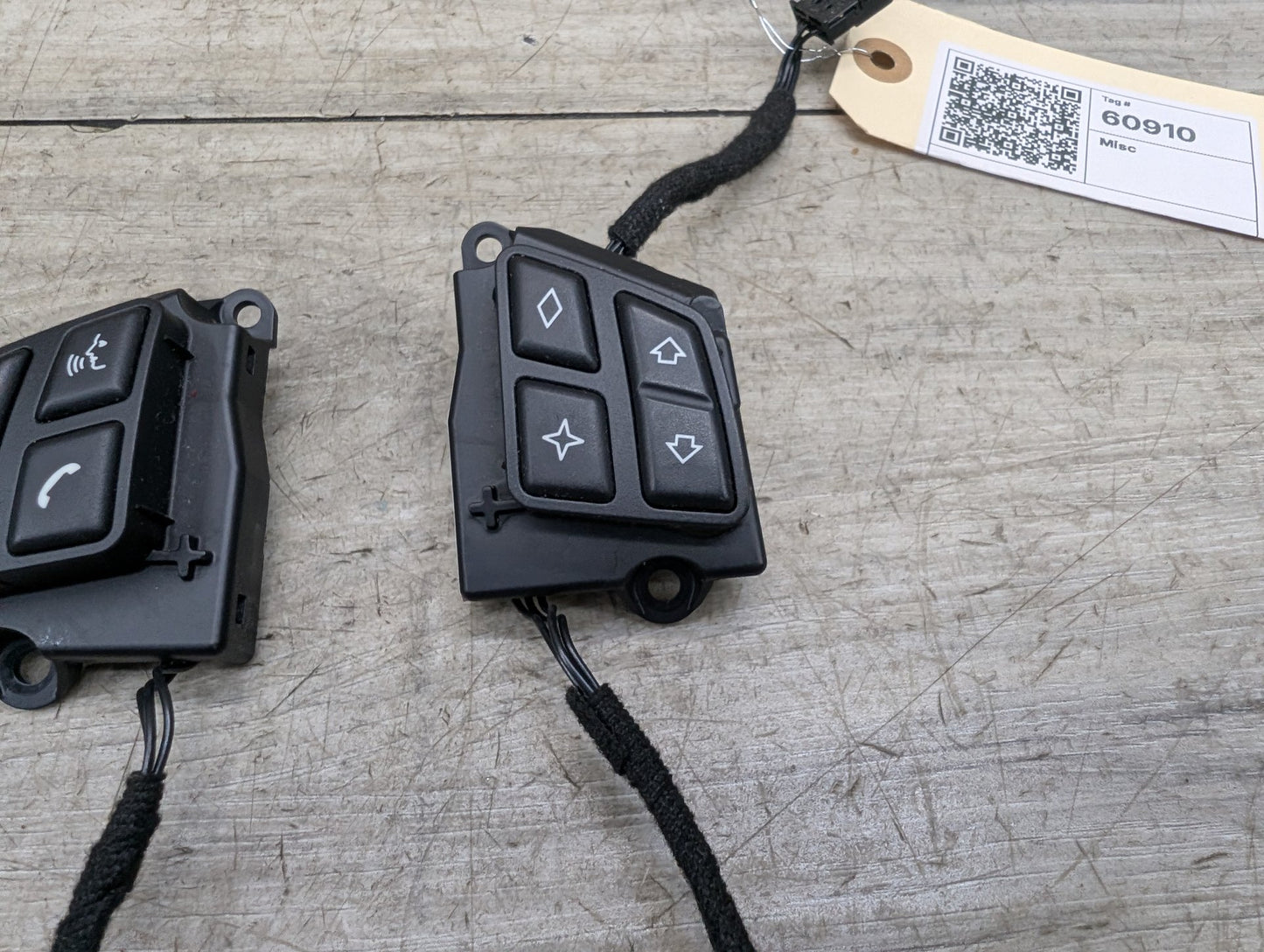 2008-2013 BMW 128i E82 Steering Wheel Switch Buttons 9123289