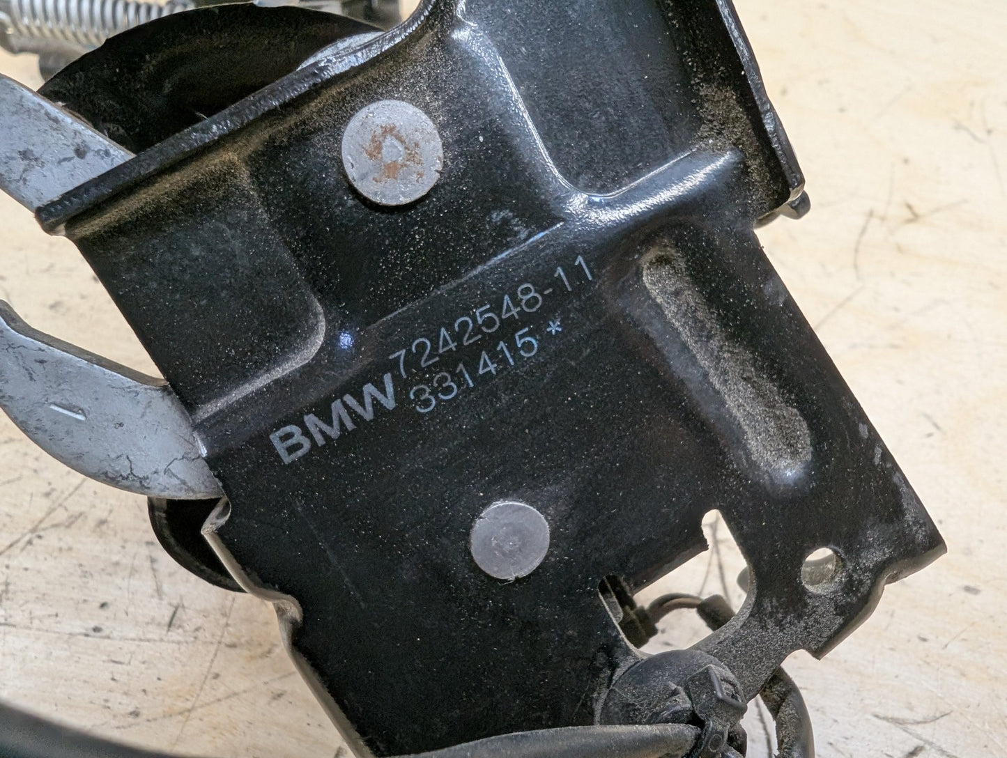 OEM BMW F22 F30 F32 F36 F80 F82 F87 M4 Hood Safety Catch Lock Latch Bracket SET